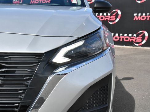 Used 2024 Nissan Altima 2.5 SV FWD image 11
