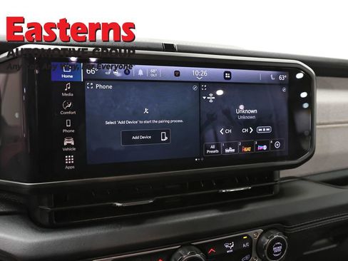 Used 2025 Jeep Wrangler Unlimited Sahara AWD/4WD image 19