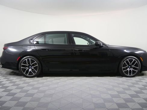 Certified 2023 BMW i7 xDrive60 image 2