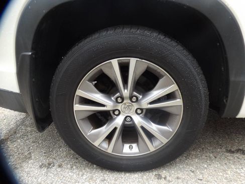 Used 2015 Toyota Highlander XLE AWD/4WD image 17