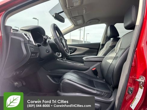 Used 2016 Nissan Murano Platinum image 2