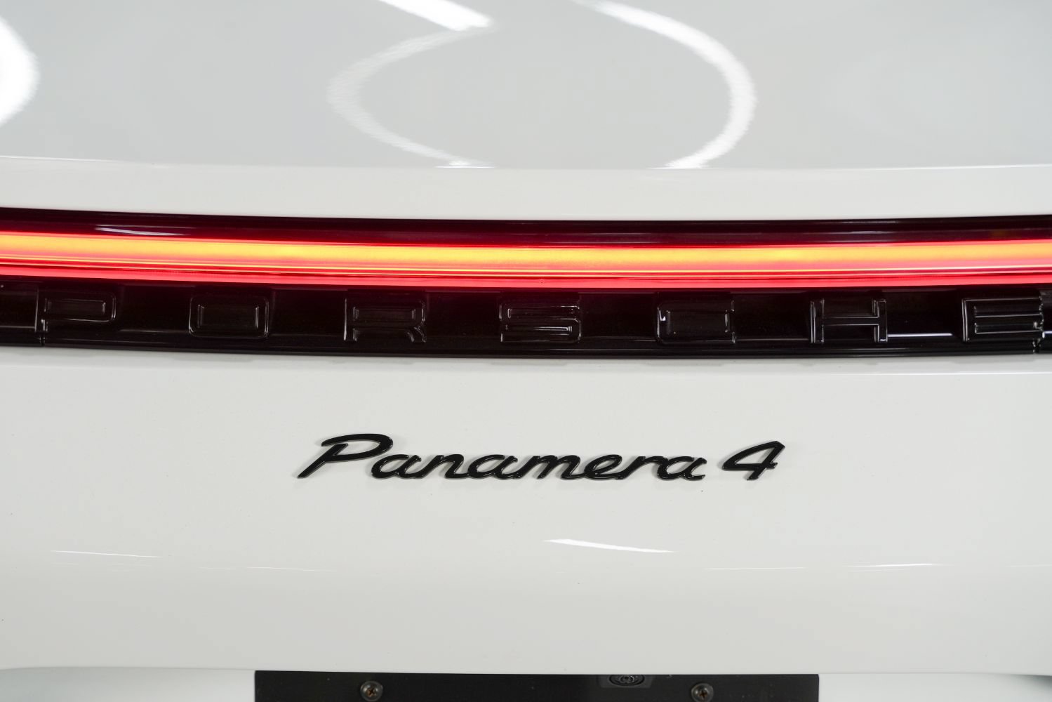 Used 2023 Porsche Panamera 4 Platinum Edition AWD/4WD image 19