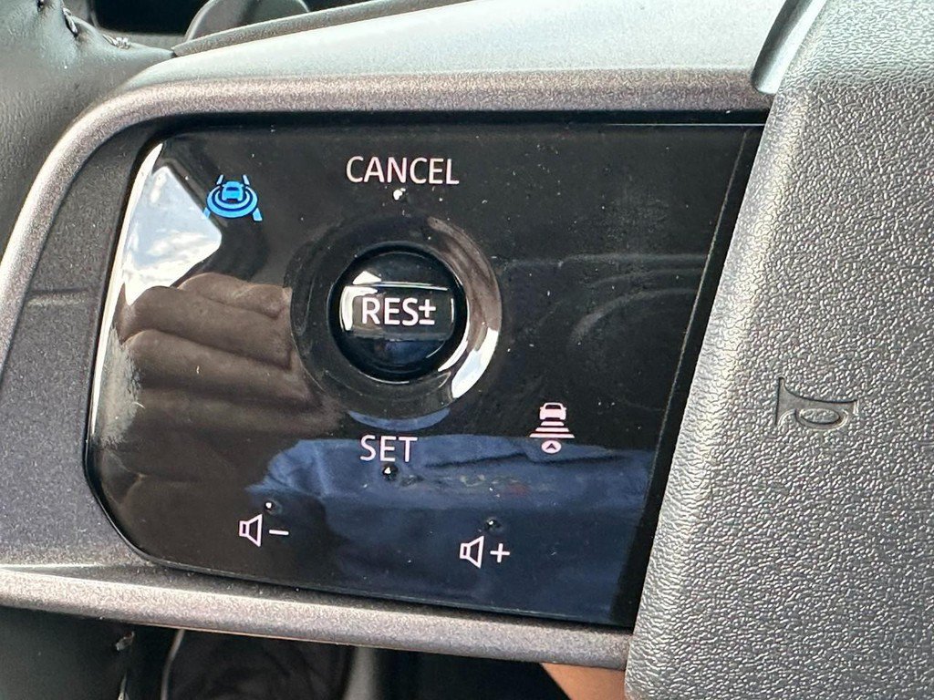Used 2026 Nissan Murano SV AWD/4WD image 11