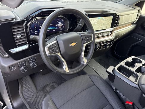 Used 2025 Chevrolet Silverado 1500 LT w/ Z71 Off-Road Package image 15