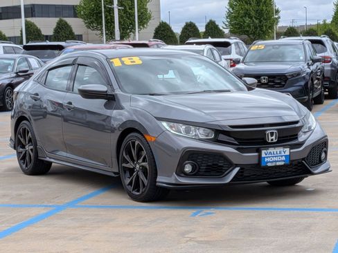 Used 2018 Honda Civic Sport image 4