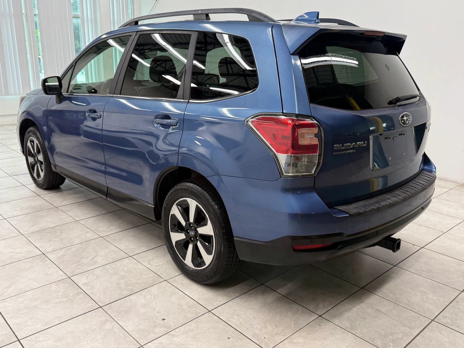 Used 2017 Subaru Forester 2.5i Limited AWD/4WD image 7
