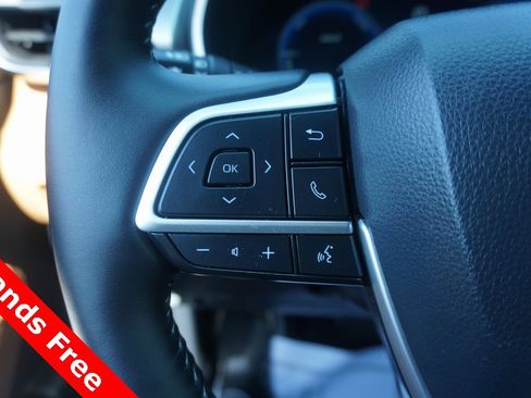 Used 2024 Toyota Highlander Platinum image 4