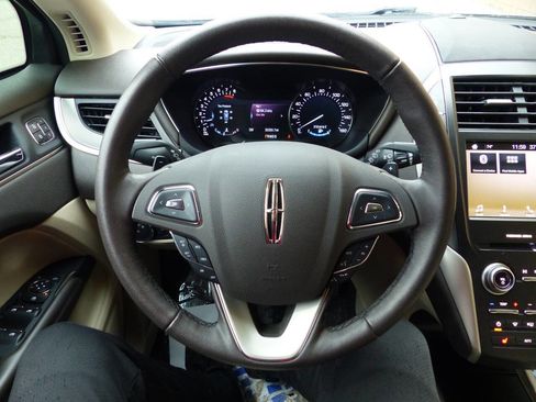 Used 2019 Lincoln MKC Premiere image 23