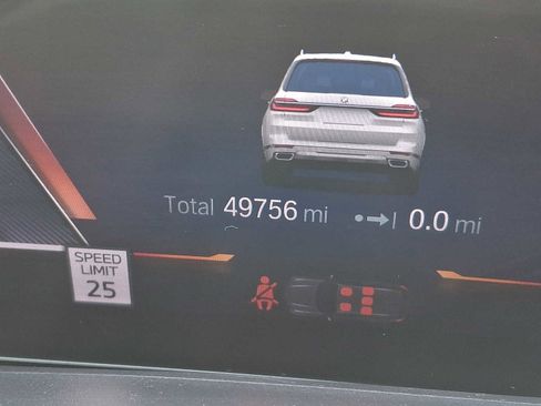 Used 2023 BMW X7 xDrive40i w/ Premium Package image 15