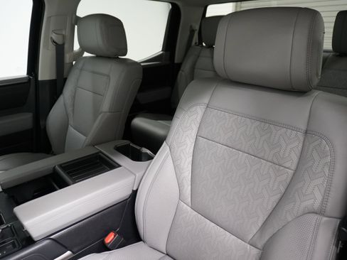 Used 2024 Toyota Tundra Limited image 9