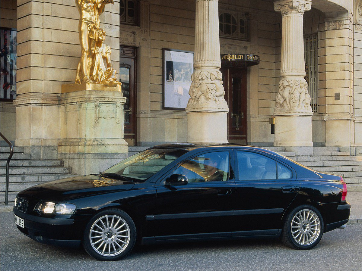 Used 2003 Volvo S60 2.4 FWD image 1