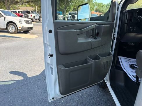 Used 2021 Chevrolet Express 3500 w/ Power Convenience Package RWD image 12