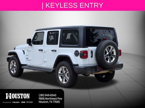 Used 2022 Jeep Wrangler Unlimited Sahara w/ LED Lighting Group AWD/4WD image 6