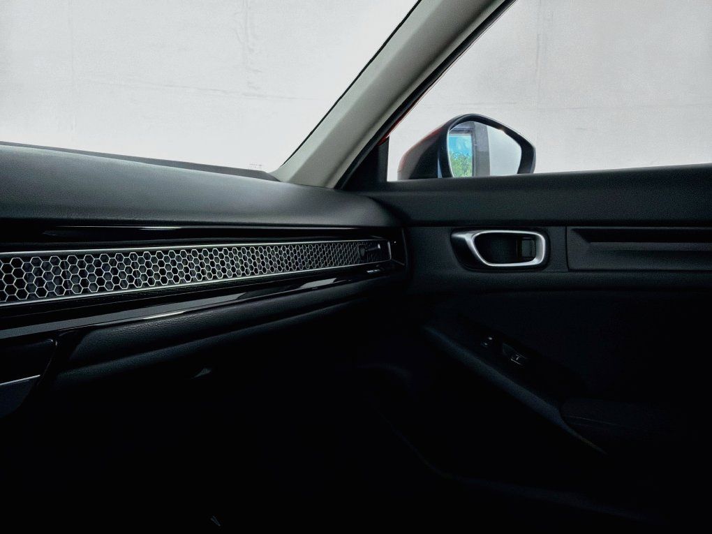 Used 2025 Honda Civic LX image 37