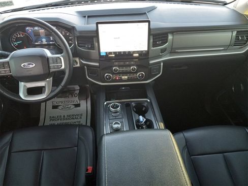 Used 2024 Ford Expedition XLT image 17