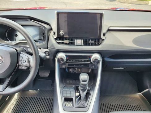 Used 2025 Toyota RAV4 XLE AWD/4WD image 12
