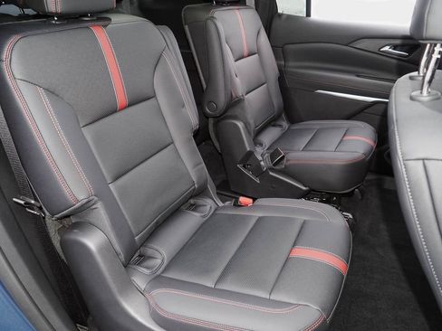 Used 2024 Chevrolet Traverse RS image 21