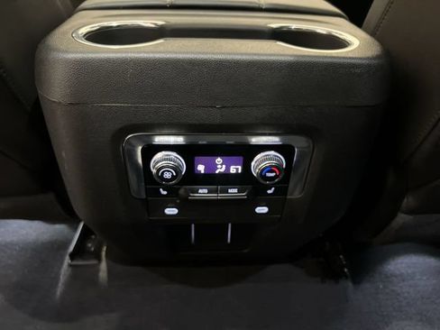 Used 2023 GMC Yukon XL AT4 AWD/4WD image 21