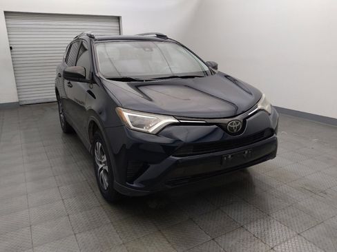 Used 2018 Toyota RAV4 LE image 14