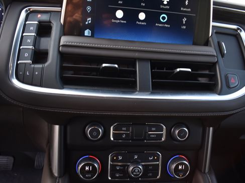 Used 2022 Chevrolet Tahoe LT w/ Luxury Package image 21