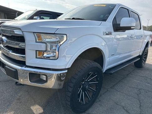 Used 2017 Ford F150 Lariat image 2