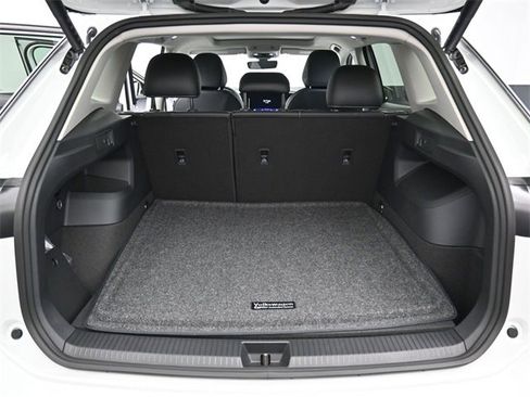 New 2026 Volkswagen Tiguan SE image 12