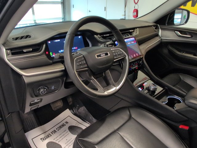 Used 2024 Jeep Grand Cherokee Limited w/ Luxury Tech Group II AWD/4WD image 11