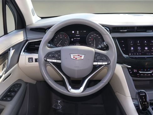 Used 2020 Cadillac XT6 Premium Luxury FWD image 14