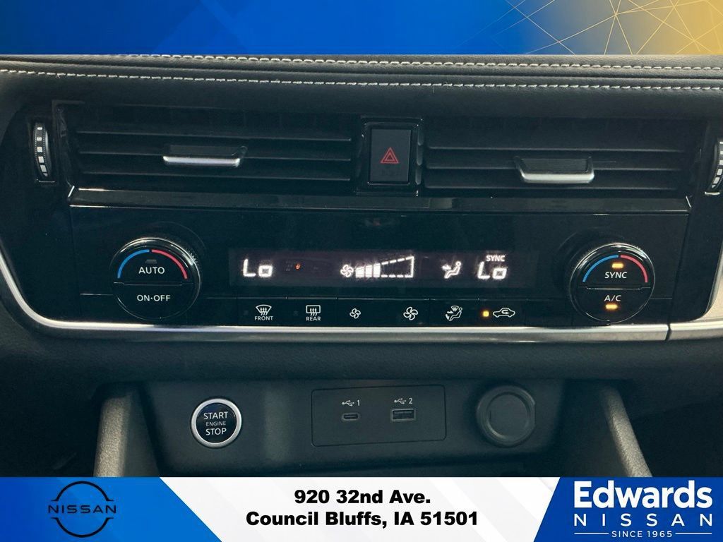 Used 2021 Nissan Rogue SV AWD/4WD image 23