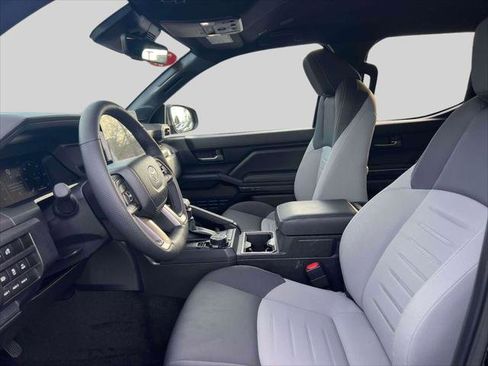 Certified 2025 Toyota Tacoma TRD Off-Road image 17