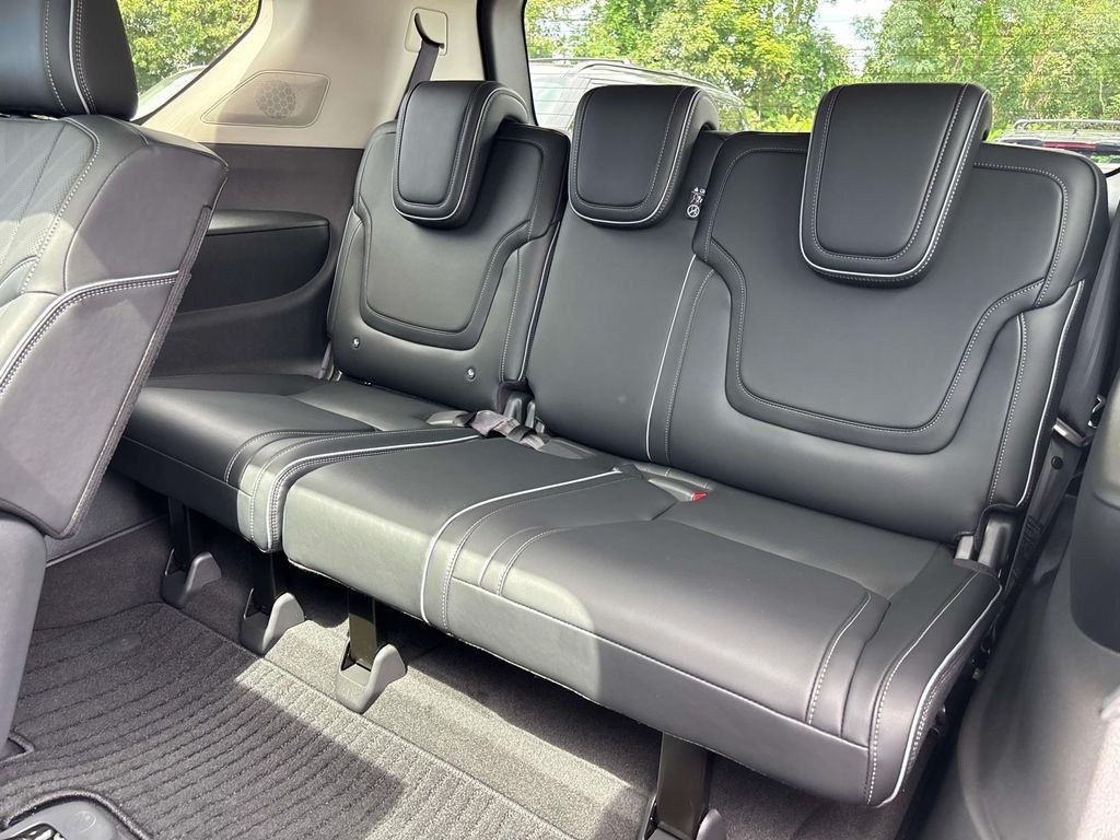 New 2027 INFINITI QX80 Luxe w/ Cargo Package AWD/4WD image 7