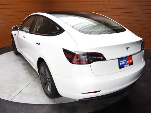 Used 2023 Tesla Model 3 Standard Range image 34