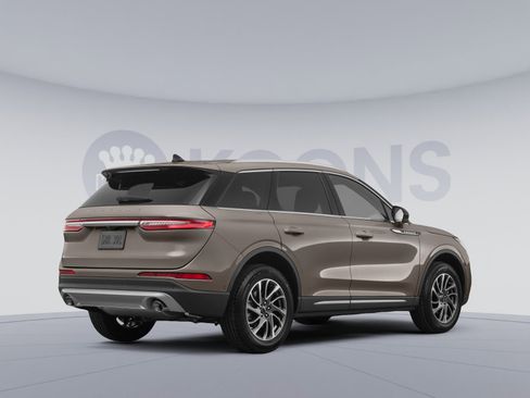 Used 2023 Lincoln Corsair Reserve FWD image 4