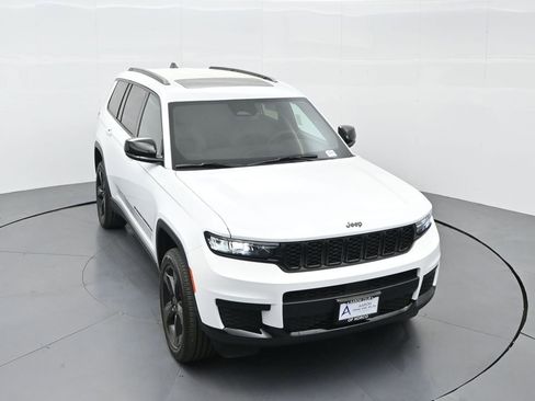 New 2025 Jeep Grand Cherokee L Altitude image 48