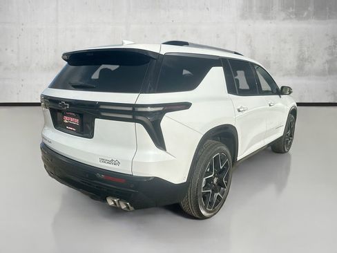 New 2026 Chevrolet Traverse High Country w/ LPO, Floor Liner Package AWD/4WD image 5