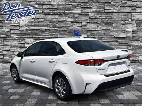 Used 2023 Toyota Corolla LE FWD image 5
