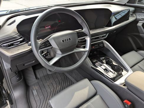 Used 2025 Audi Q5 Premium Plus AWD/4WD image 14