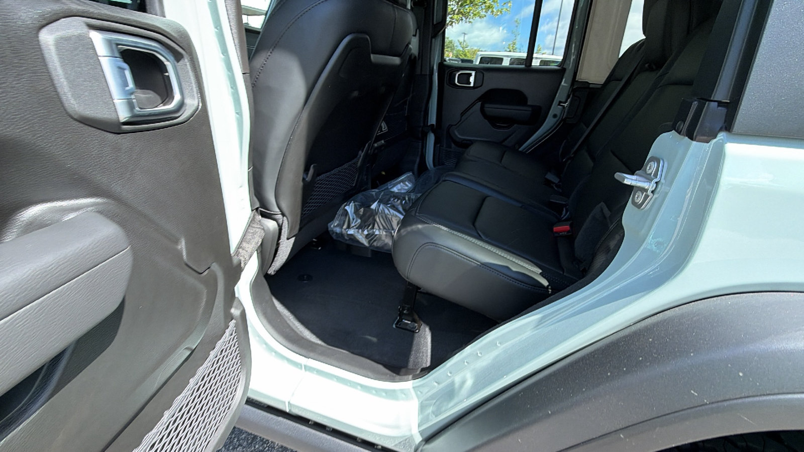 New 2027 Jeep Wrangler Unlimited Rubicon 392 AWD/4WD image 19