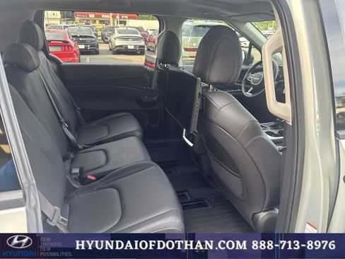 Used 2025 Kia Carnival SX FWD image 14
