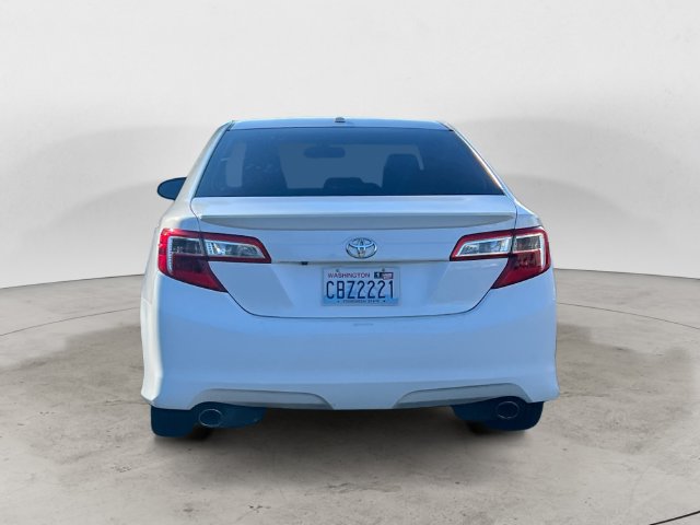 Used 2012 Toyota Camry SE w/ Leather Pkg FWD image 6
