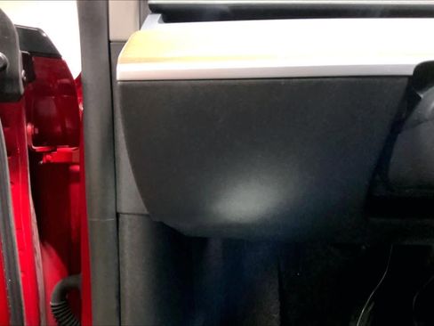 Used 2021 Tesla Model Y Long Range image 34