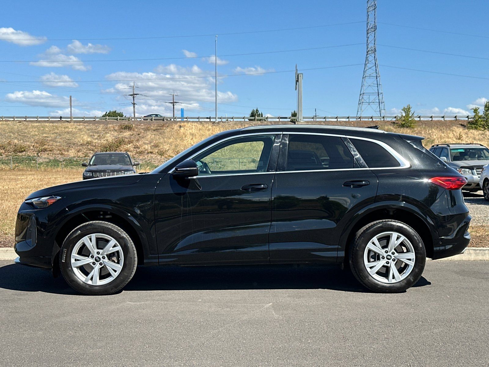 Used 2025 Audi Q5 Premium w/ Convenience Package AWD/4WD image 6