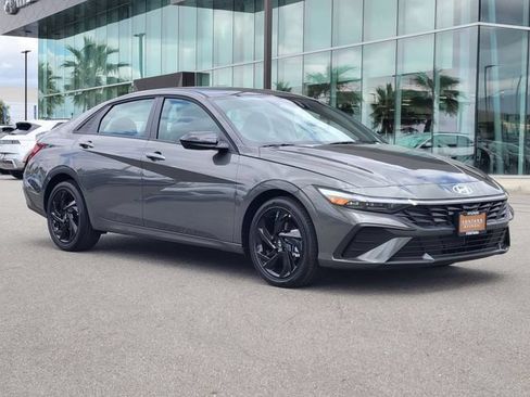 New 2026 Hyundai Elantra Sport FWD image 32