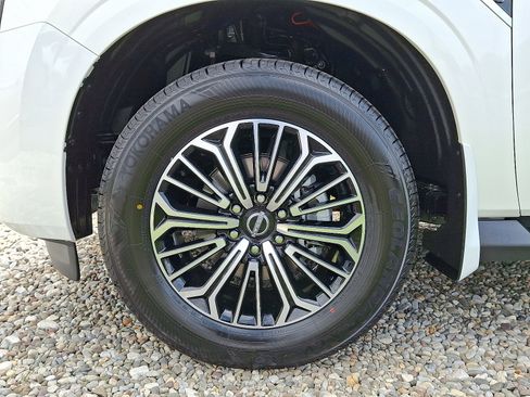 New 2026 Nissan Armada Platinum w/ Convenience Package image 4