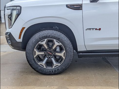 New 2026 GMC Yukon XL AT4 Ultimate w/ LPO, Floor Liner Package AWD/4WD image 10