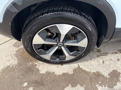Certified 2026 Volvo XC40 B5 Plus AWD/4WD image 12