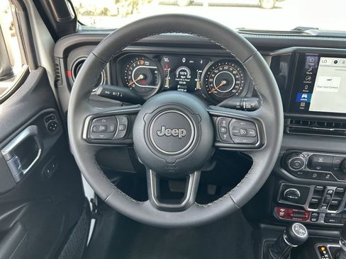 Used 2026 Jeep Gladiator Rubicon AWD/4WD image 22