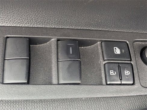 Used 2025 Toyota Corolla LE image 17