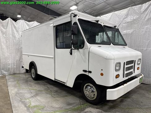 Used 2014 Ford E-350 and Econoline 350 Super Duty w/ A/C Prep Package image 2
