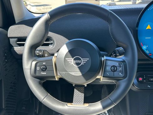 Used 2026 MINI Cooper 4-Door Hardtop FWD image 18